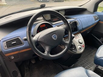 Lancia Phedra, 2,2 JTD, 125kW, 7 míst, modrý kožený interiér - 7