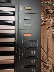 Prodám elektronické klávesy YAMAHA PSR-11 - 7