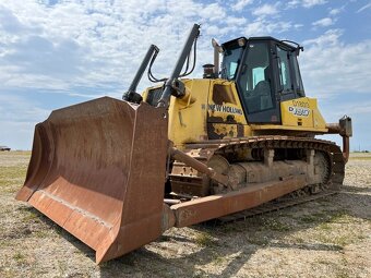 BULDOZER NEW HOLLAND D 180 - 7