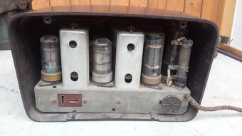 Historické rádio Talisman 306U, funkční s nepoškozenou skřín - 7