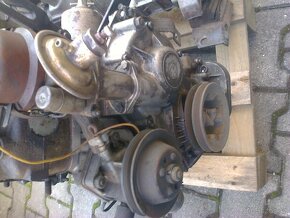 Renault 5  nebo Škoda 100 - 7