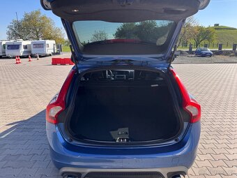 Volvo V60, 2018, D4, 140kw, automat, nez. topení - 7
