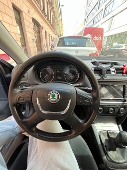 Škoda Octavia II 1.6 MPI – nepojízdná, na opravu nebo ND - 7
