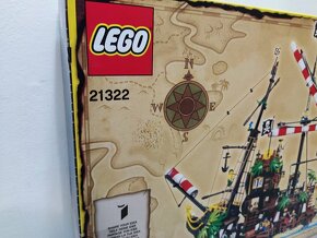 LEGO Ideas 21322 Zátoka pirátů z lodě Barakuda - 7