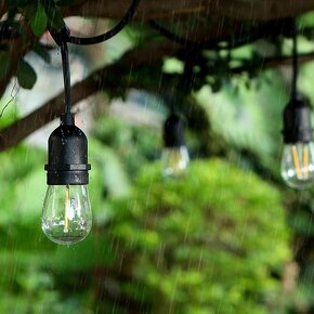 Světelný řetěz ŽÁROVKY 15m / 15 LED žárovek / 220V - 7