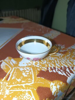 Hrnečky, skleničky, šálky a podšálky - 7