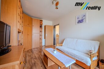 Milovice, pronájem bytu 2+1 o velikosti 46m2 se dvěma balkón - 7
