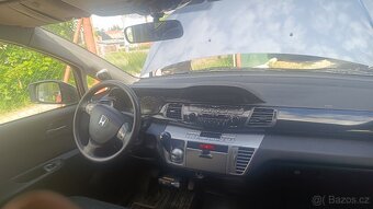 Prodám Honda Fr-v 2.2cdti 103 kW 6 mistne - 7