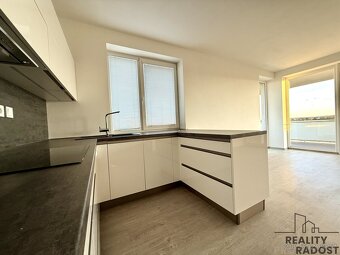 Pronájem bytu 3+kk, 80 m² + terasa 20m², +parkování v garáži - 7