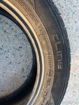 Pneu 215/60/17 C - 7