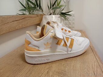 Adidas tenisky vel. 40 kožené unisex Rezervace - 7