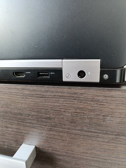 Notebook Dell e5570 (Nová baterie, SSD, podsvit, FullHD) - 7