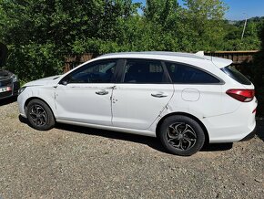 Hyundai i30 1.6 crdi r.v 2018 havarovane pojizdne - 7