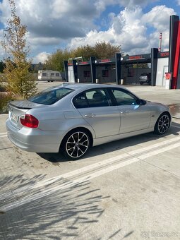 BMW E90 330xi • 2007 • 3.0i 200 kW • xDrive - 7