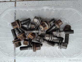 Kola Peugeot 205 GTi - 7