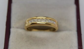 Zlatý prsten osázený brilianty celkem 0.45 ct - 7
