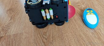 Traktor s bagrem Lena a mašinka na ovládání, hra šílený prof - 7