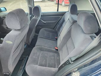 VW Golf č. 1083 - 7