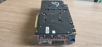 ASUS STRIX GTX 1080 Ti - 7