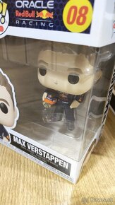 Max Verstappen s helmou - funko pop + podpis karta - 7