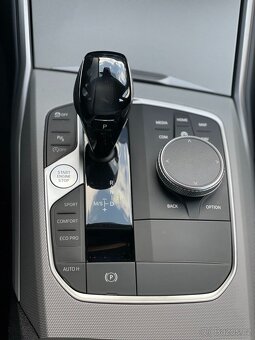 BMW Rad 3 320i A/T - 7