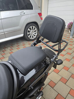 Prodám nově zajetou Hondu Rebel 1100, mraky doplňků - 7