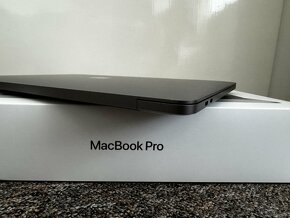 MacBook Pro 13" M2. 12 cyklu baterie, zaruka. Stav noveho. - 7