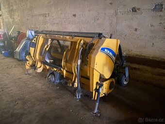 New Holland FR 850, řezačka - 7