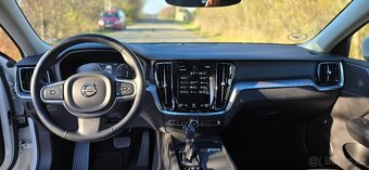 Volvo v60 D4 140kw + druhá sada kol - 7