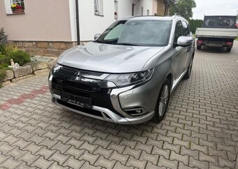 Mitsubishi Outlander 2,4 PHEV Top 4WD odpočet DPH hybridní - 7