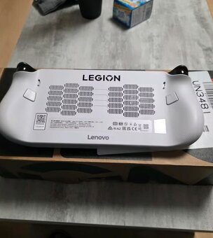 Lenovo Legion Go - 7