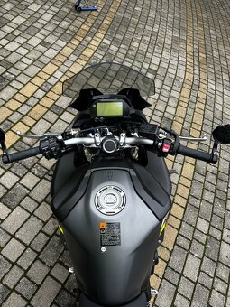 Yamaha MT10 touring edice, 13600km, Akrapovič, odpočet DPH - 7