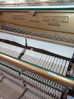 Pianino vyšší třídy model 131 - 7