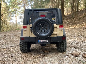 Jeep Wrangler Rubicon JK 3 door 2012 1/10 Scale - 7