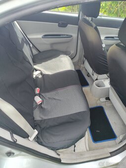 Hyundai Accent - 7