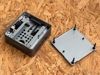 Intel NUC 6CAYH ( 4 jádro / Intel HD / DDR3 ) - 7