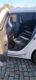 Volvo V60 2.0 diesel D3 120kw, 5 válec, r-design, MANUÁL - 7