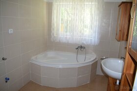 Prodej chaty s 3 apartmány, 231 m, pozemek 688 m - 7