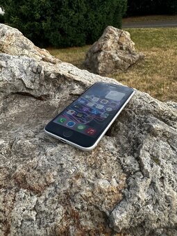 iPhone SE 2020 64 GB - 7