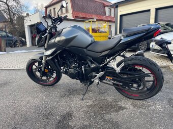 Honda Hornet 750 - 7