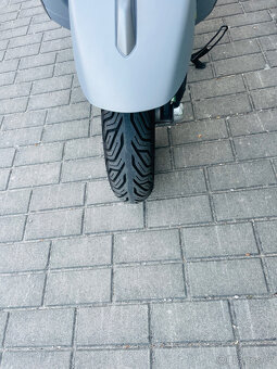 Vespa GTS 300 HPE r.v.2023 - 7