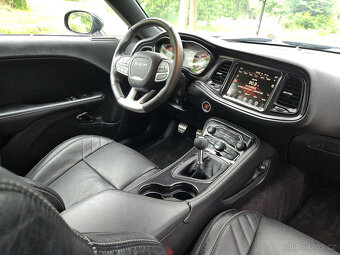 Dodge Challenger SRT Hellcat 6.2l - NEHAVAROVANÉ - 7