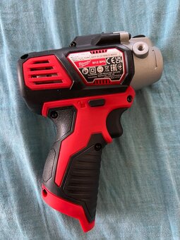 Milwaukee M12 Cordless Polisher Novy na Prodej - 7