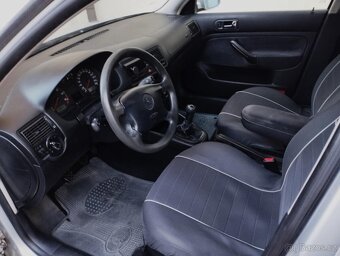 Volkswagen Golf 1.6 74 kW - 7