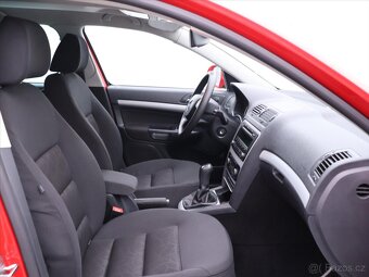 Škoda Octavia 1,4 TSI 90kW Family Xenon 1Maj (2011) - 7