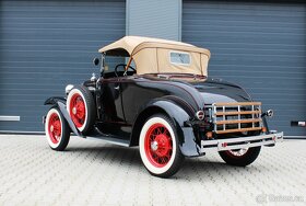 Ford Model A Roadster Deluxe - 7