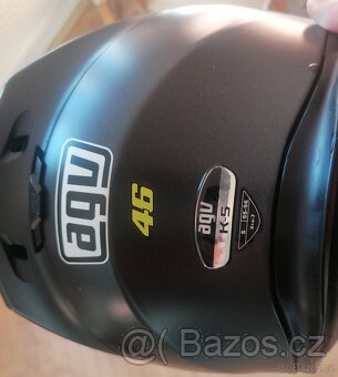 Prodám krásnou zachovalou silniční helmu agv K-5 - 7