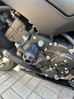 Yamaha FZ8 - 7