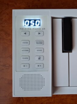 Prodám digitální piano - složitelné, 49 standardních kláves - 7
