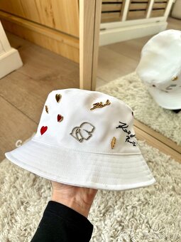 KARL LAGERFELD ČERNÝ A BÍLY KLOBOUK - 7